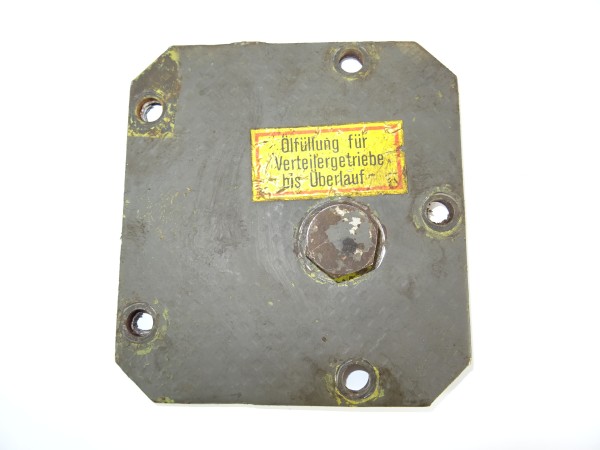Deckel Zwischengetriebe von Fendt Farmer 104 S 104S