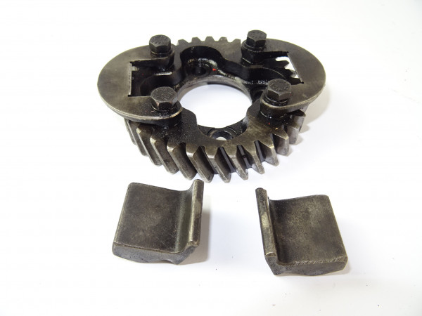 Zahnrad Reglergewicht für Güldner 2LKN Motor vom Fahr D88 Traktor
