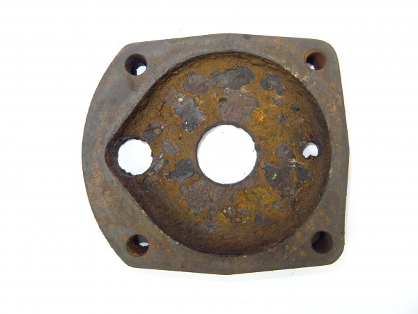 Zwischenstück Flansch für Wasserpumpe MWM KD12E von Fendt Dieselross F12 GH Traktor