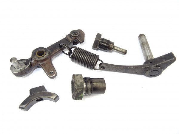 Regulierhebel Feder Gleitstück MWM Motor KD12E von Fendt Dieselross F12 GH Traktor