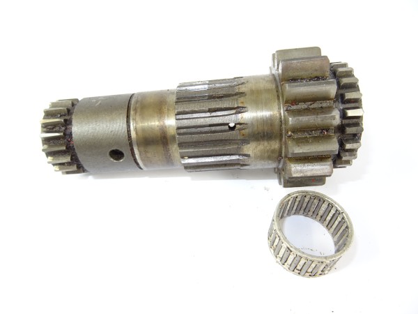 Zwischenwelle Zähne = 15 Nr. 2007 310 105 für ZF A205 Getriebe von Fahr D133 N Traktor