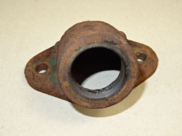 Stutzen für D57 Motor vom Hanomag R40 R45 Traktor