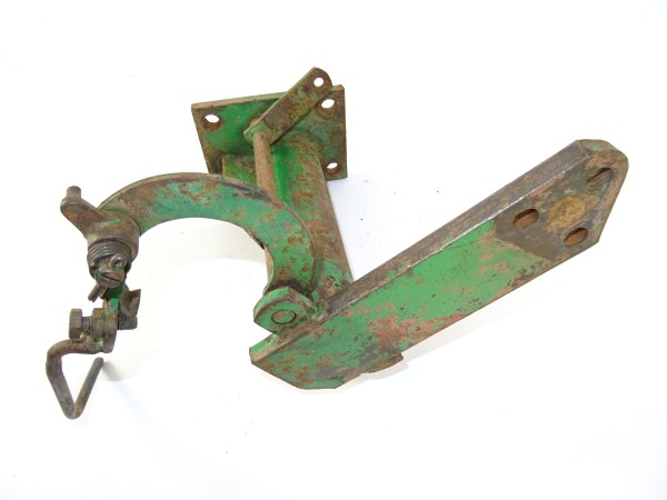 Lager Bock Halterung für Mähwerk vom Deutz D30 Traktor