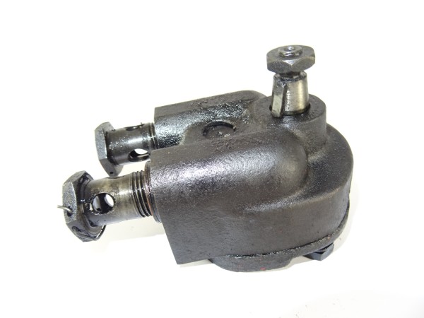 Ölpumpe Motorölpumpe von Güldner 3LKN Motor vom Fahr D133 N Traktor