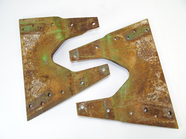 2x Kotflügelhalter hinten vom Fendt Dieselross Fix 2 Traktor