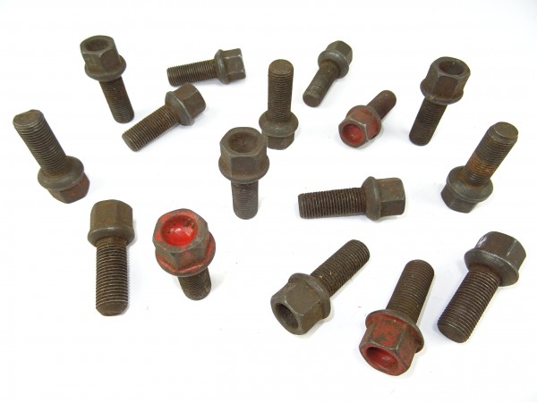 16 Stk. Kugelbundschraube Radschrauben hinten (M14x1,5mm; L=55mm) von Allgaier Porsche A111 Traktor