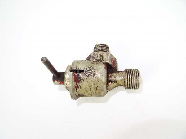 Kraftstoffhahn Absperrhahn für Tank Güldner 2LKN Motor vom Fahr D88 Traktor