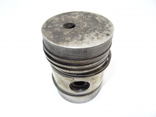 Kolben von Mahle ( Ø 74,88mm) für Güldner 2LKN Motor von Fahr D88 Traktor