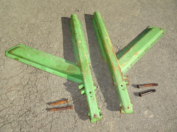 2 x Halterung für Kotflügel vom Fendt Farmer 104 S 104S Traktor