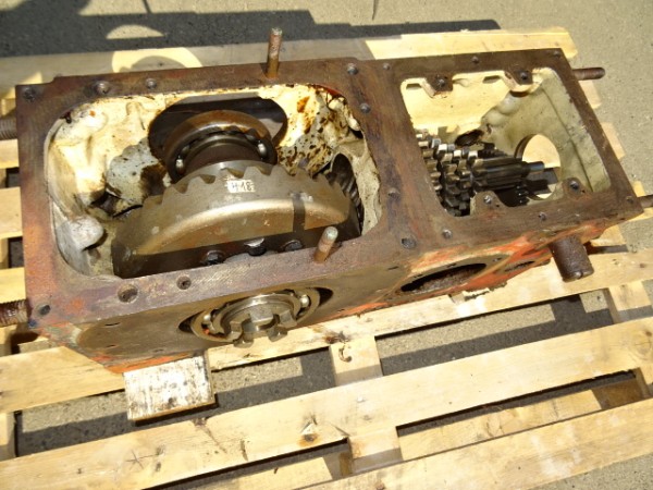 Schaltgetriebe Differentialgetriebe vom Fahr D 180 H D180 Traktor