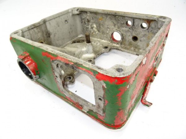 Einspritzpumpenverschalung Güldner D215 / 2D15 Motor vom Fahr D17 Traktor