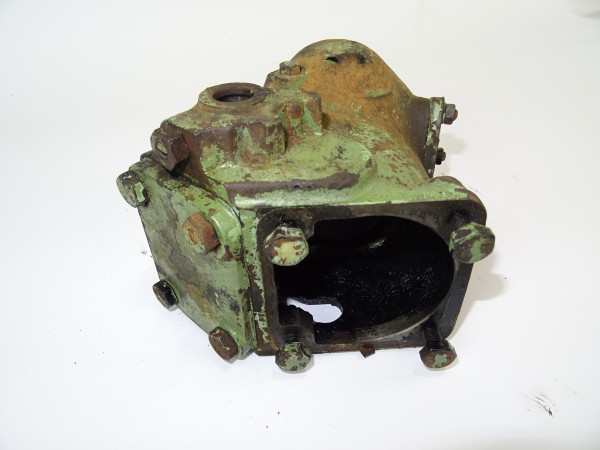 Steuergehäuse für Einspritzpumpe MWM Motor KD211Z vom Fendt Dieselross Fix 2 Traktor