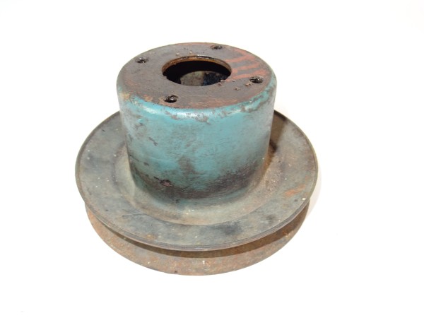 Riemenscheibe für Wasserpumpe D14 Motor vom Hanomag R217 S Traktor