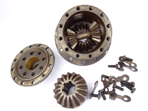 Ausgleichsgetriebe Differentialgetriebe Differential für ZF A5 Getriebe vom Fahr D130 H Traktor