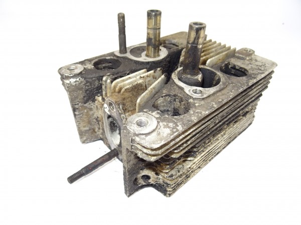 Zylinderkopf (Ø 112mm; hat 1 x Riss) vom Porsche Diesel 219 Traktor