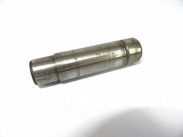 Welle Bolzen für Massenausgleich MWM AKD 12 E Motor von Hela Lanz D12 S Traktor