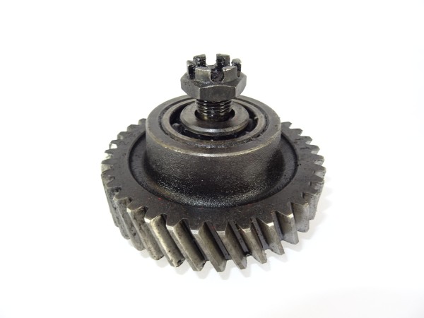 Lagerflansch Zwischenrad Zahnrad vom Güldner 3LKN Motor vom Fahr D133 N Traktor