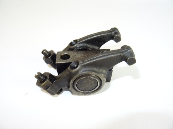 Kipphebelbock Kipphebel (geringes Spiel) für Güldner 3LKN Motor vom Fahr D133 N Traktor