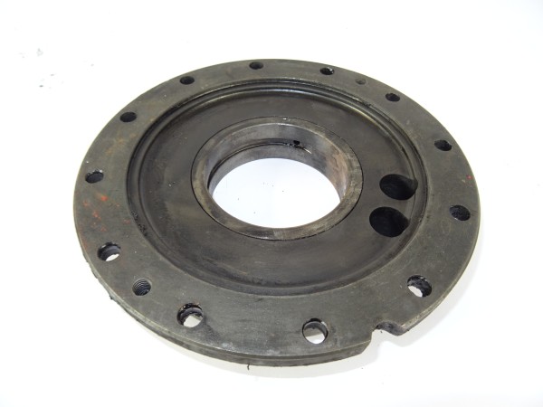Lagerschild für Kurbelwelle von Güldner 3LKN Motor vom Fahr D133 N Traktor