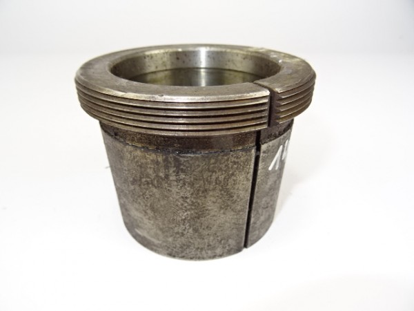 Abziehhülse (Gew. Ø90mm) für Güldner D215 / 2D15 Motor von Fahr D17 Traktor