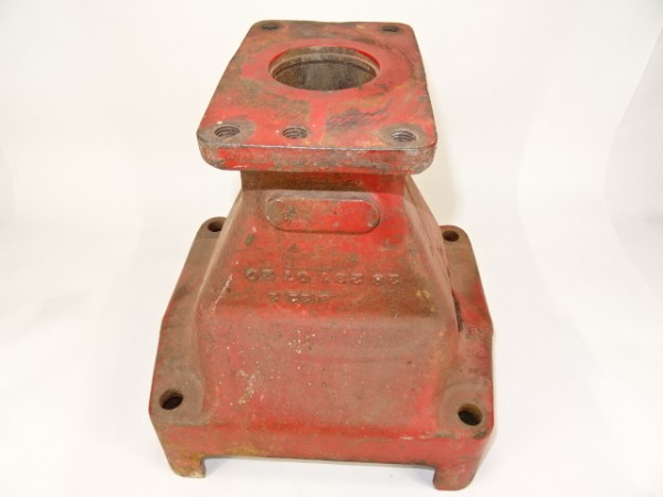 Stoßbock für Frontzapfwelle 028 231 07 20 von Porsche Diesel 219 und 329 Traktor