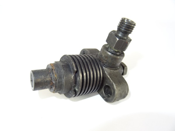 Düsenhalterung (nicht geprüft, Rippen abgebrochen) Düsenstock von Güldner 3LKN Motor vom Fahr D133 N