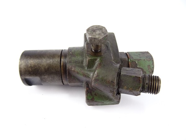 Düsenhalter Einspritzdüse (nicht geprüft) für MWM KD 415 Z Motor vom Hela Lanz D47 Traktor