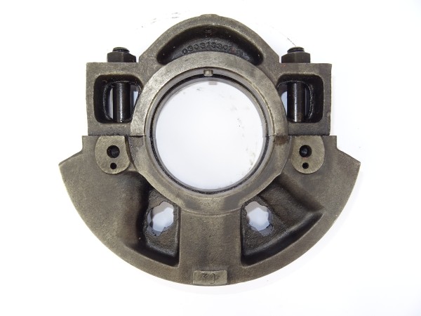 mittleres Kurbelwellenlager Lagerring vom Porsche Diesel 219 oder 329 Traktor