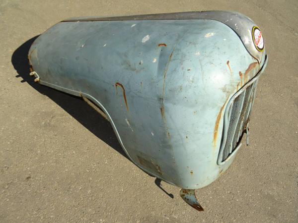 Motorhaube vom Eicher Tiger EM200 Traktor
