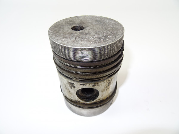 Kolben von Mahle ( Ø 74,88mm) für Güldner 2LKN Motor vom Fahr D88 Traktor