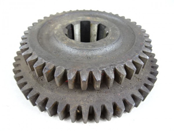 Zahnrad Doppelzahnrad (Z= 51-41) Nr. 05 556 446 von Renault Traktor