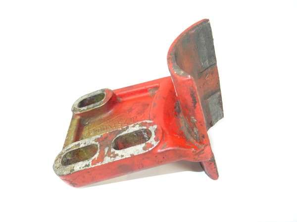 Konsole Halterung für Lichtmaschine von Fahr D133 N Traktor