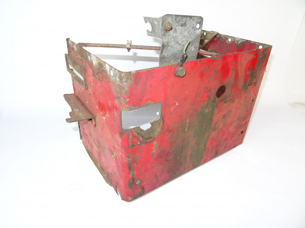 Batteriekasten von Porsche Diesel 308 N Traktor