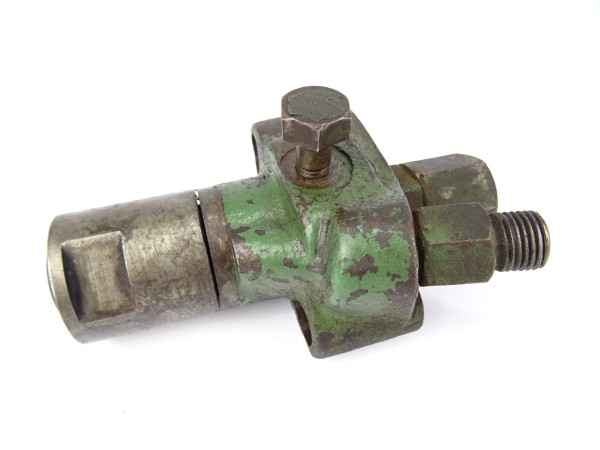 Düsenhalter Einspritzdüse (nicht geprüft) für MWM KD 415 Z Motor von Hela Lanz D47 Traktor