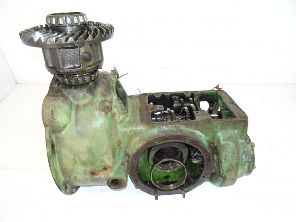 Schaltgetriebe Getriebe Differential vom Fendt Dieselross F12 GHA Traktor
