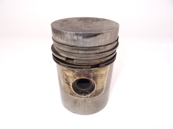 Kolben (Ø ca. 84,90 mm) für Güldner 2D15 / D215 Motor vom Fahr D17 Traktor