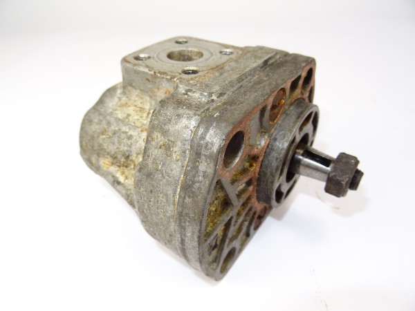Hydraulikpumpe Kraftheberpumpe (nicht geprüft) Bosch 0510410315 vom Fendt GT 225 Traktor