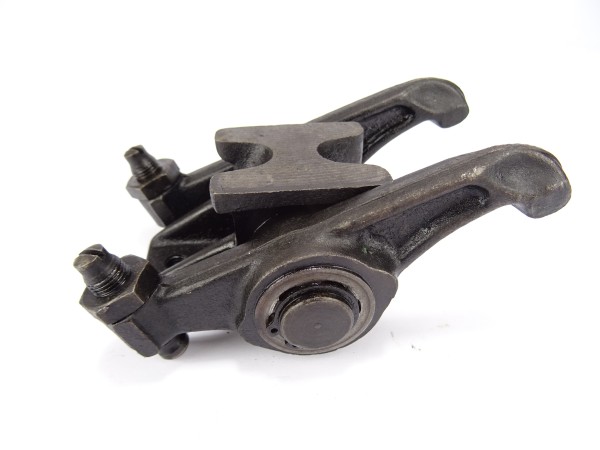 Kipphebelbock (Bock geschweißt) Kipphebel für Motor D9532 M180 vom MAN 2L3 Traktor