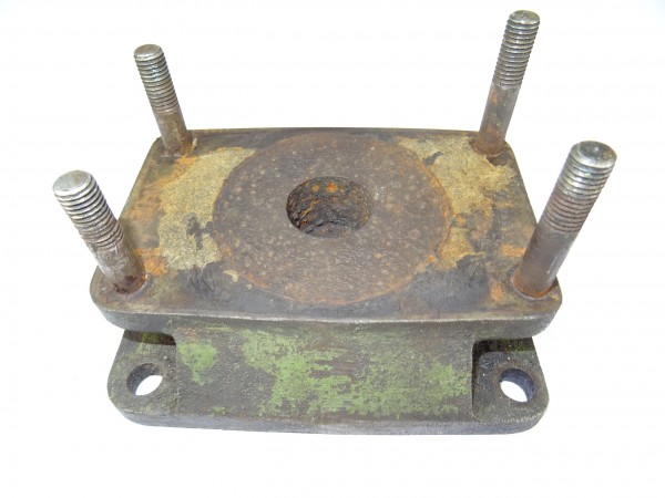 Bock Halterung für Wasserpumpe MWM KDW 615 E Motor vom Fendt Dieselross F20 Traktor