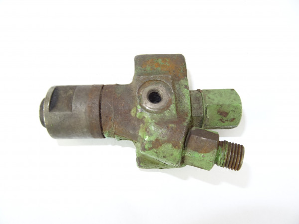 Düsenstock Einspritzdüse (nicht geprüft) für MWM KDW 415 E Motor von Fendt Dieselross F15 G Traktor