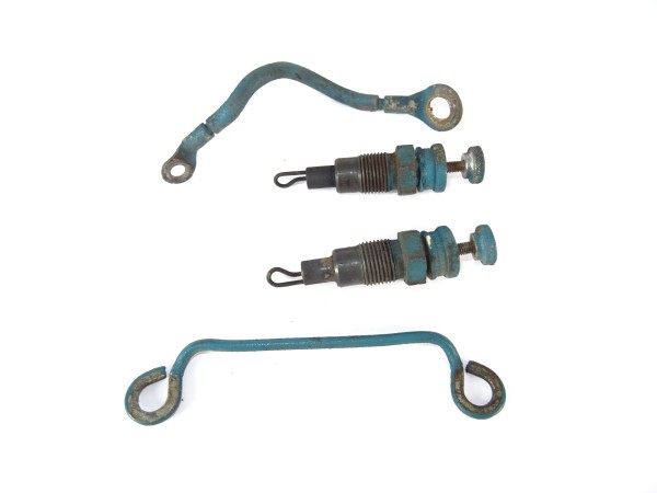 2 x Glühkerze (nicht geprüft) für D14 Motor vom Hanomag R217 S Traktor
